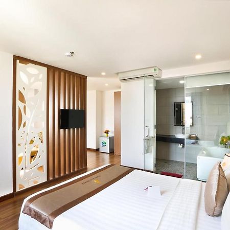 Ngoc Lan Hotel Дананг Екстериор снимка